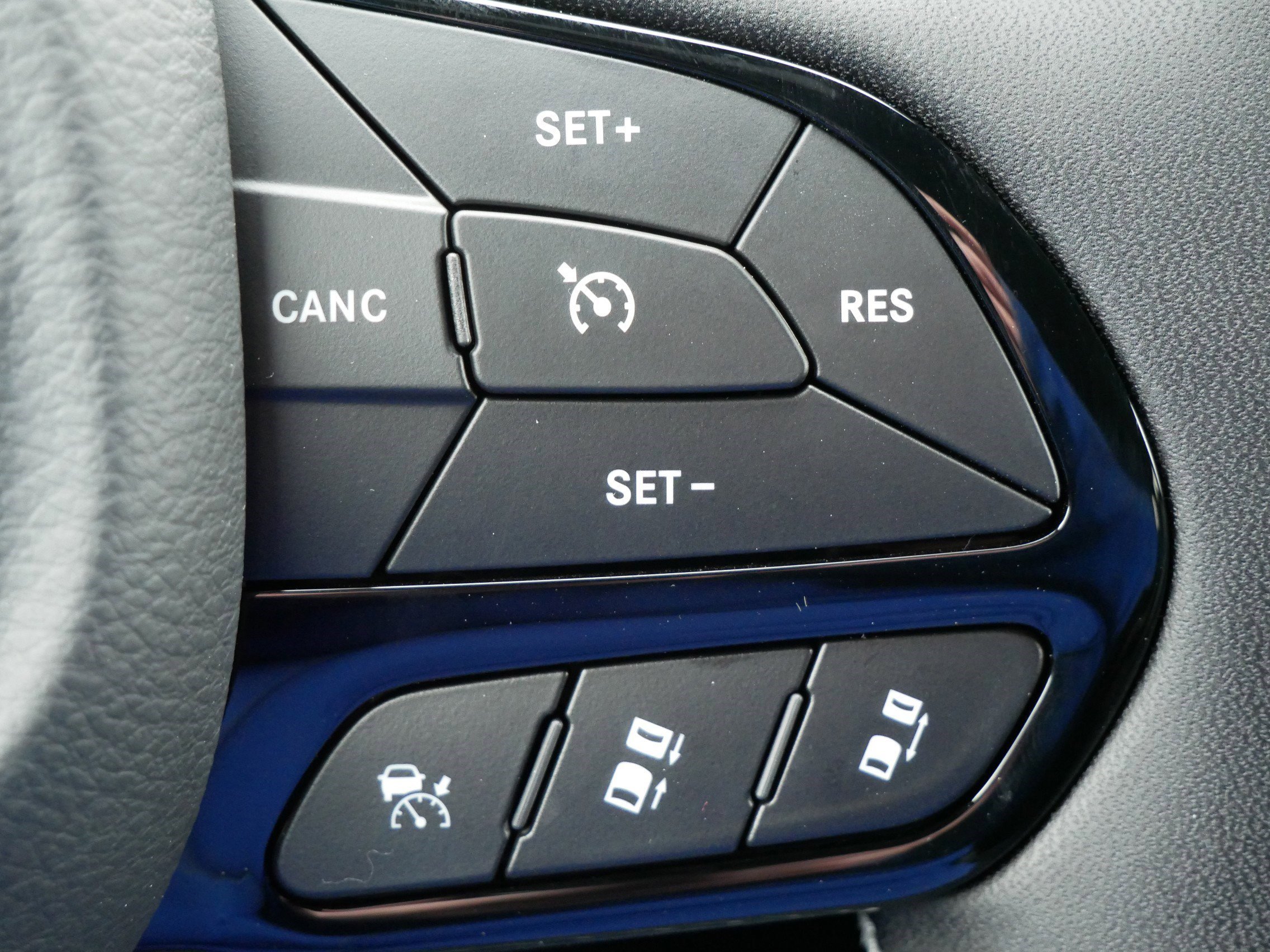 New 2026 Chrysler Pacifica Select image 16