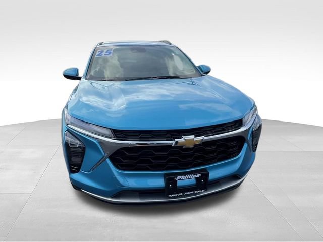 Certified 2025 Chevrolet Trax LT FWD image 8