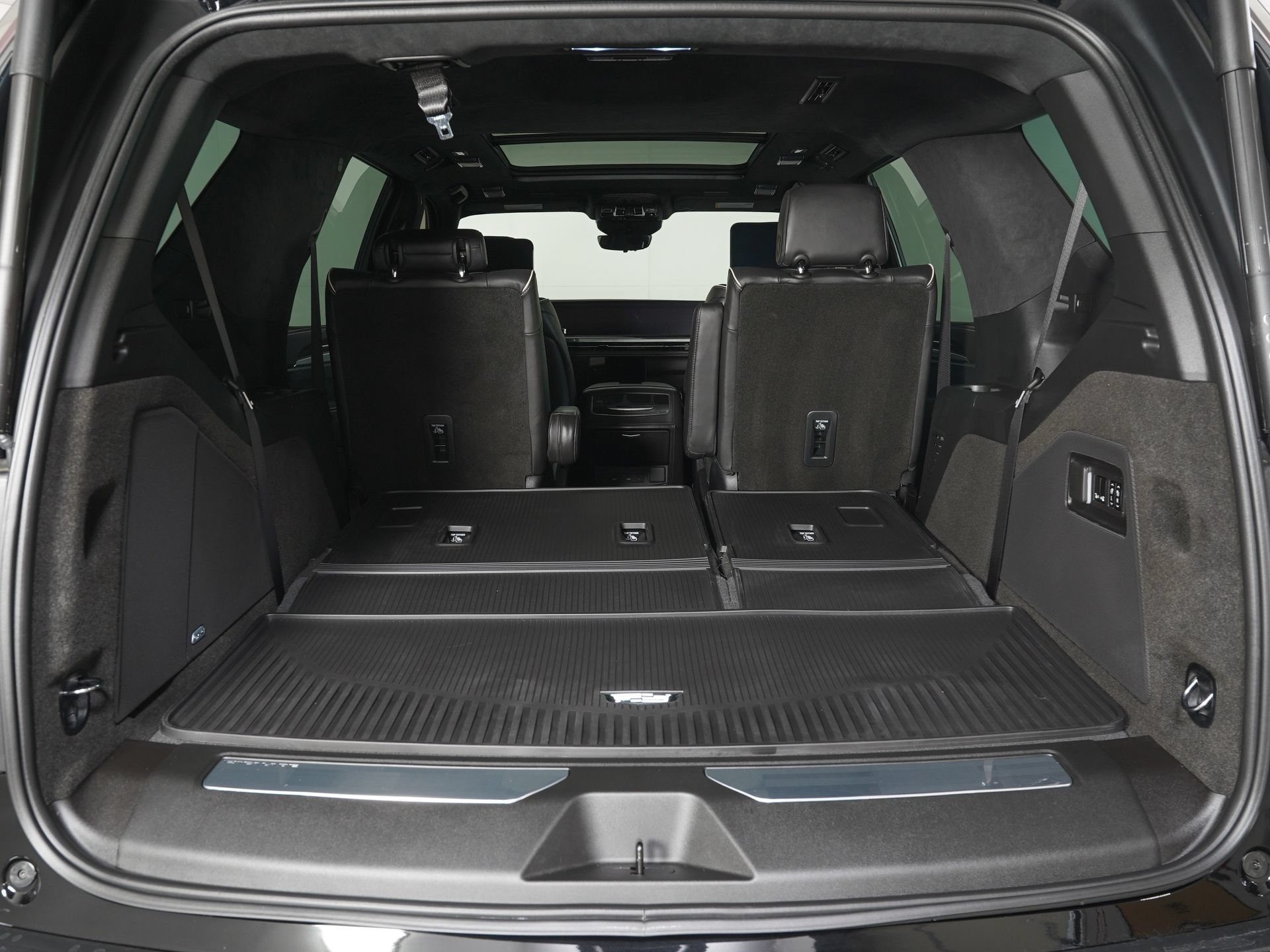 Used 2026 Cadillac Escalade V AWD/4WD image 13