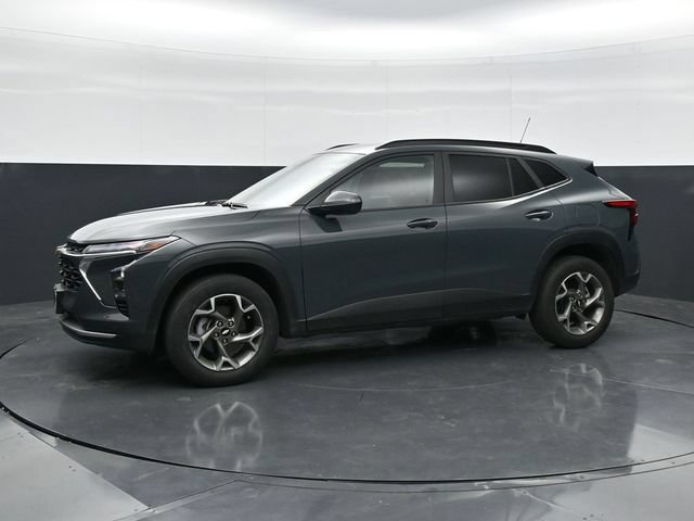 Used 2025 Chevrolet Trax LT w/ LT Convenience Package FWD image 6