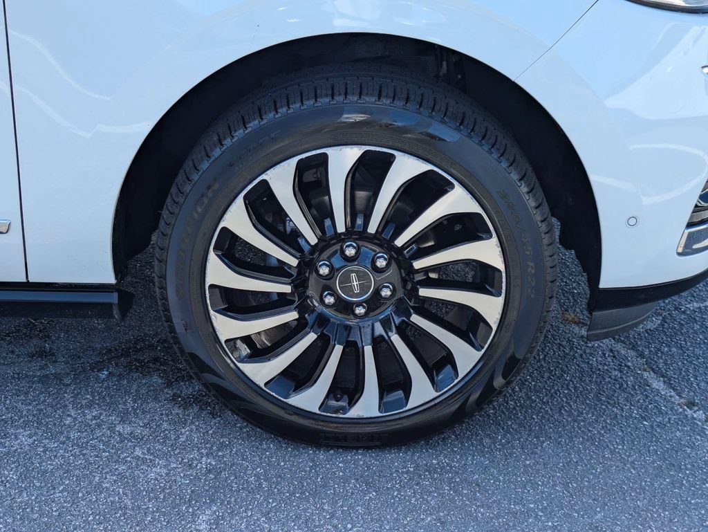 Certified 2022 Lincoln Navigator L Black Label AWD/4WD image 12