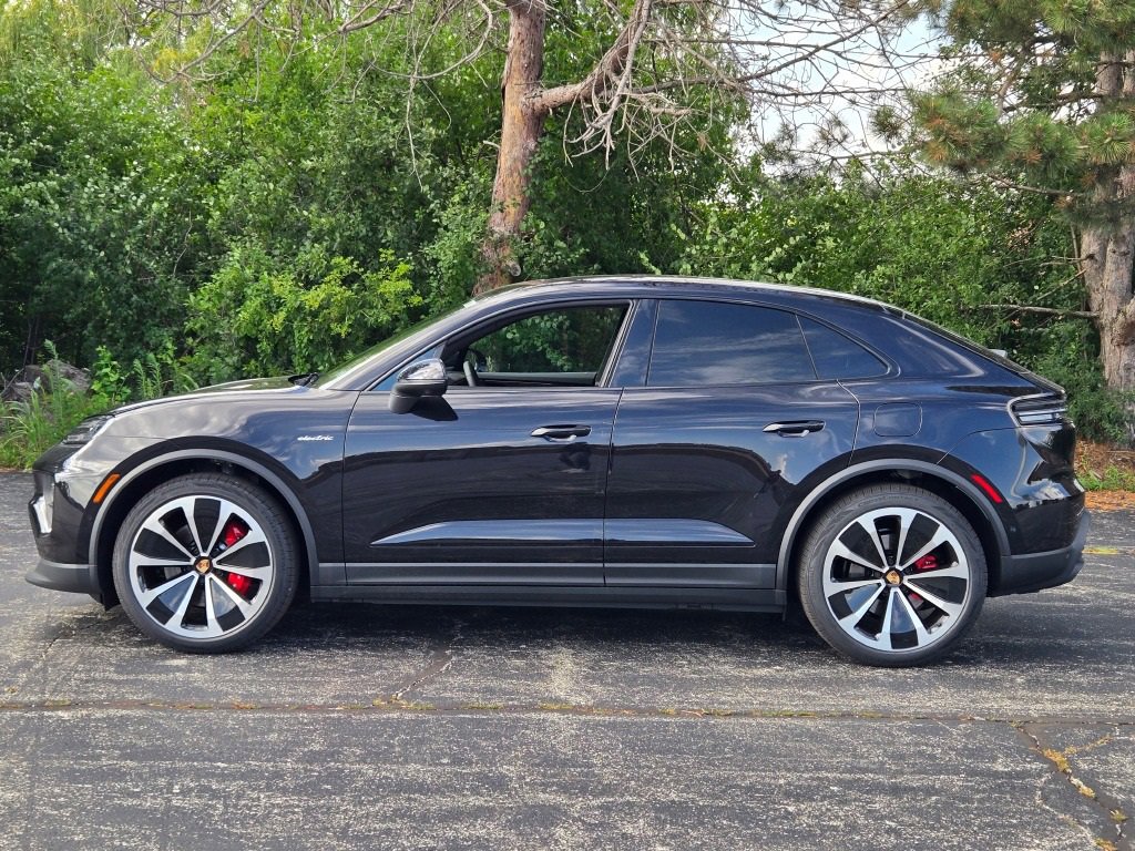 New 2025 Porsche Macan 4S Electric image 2