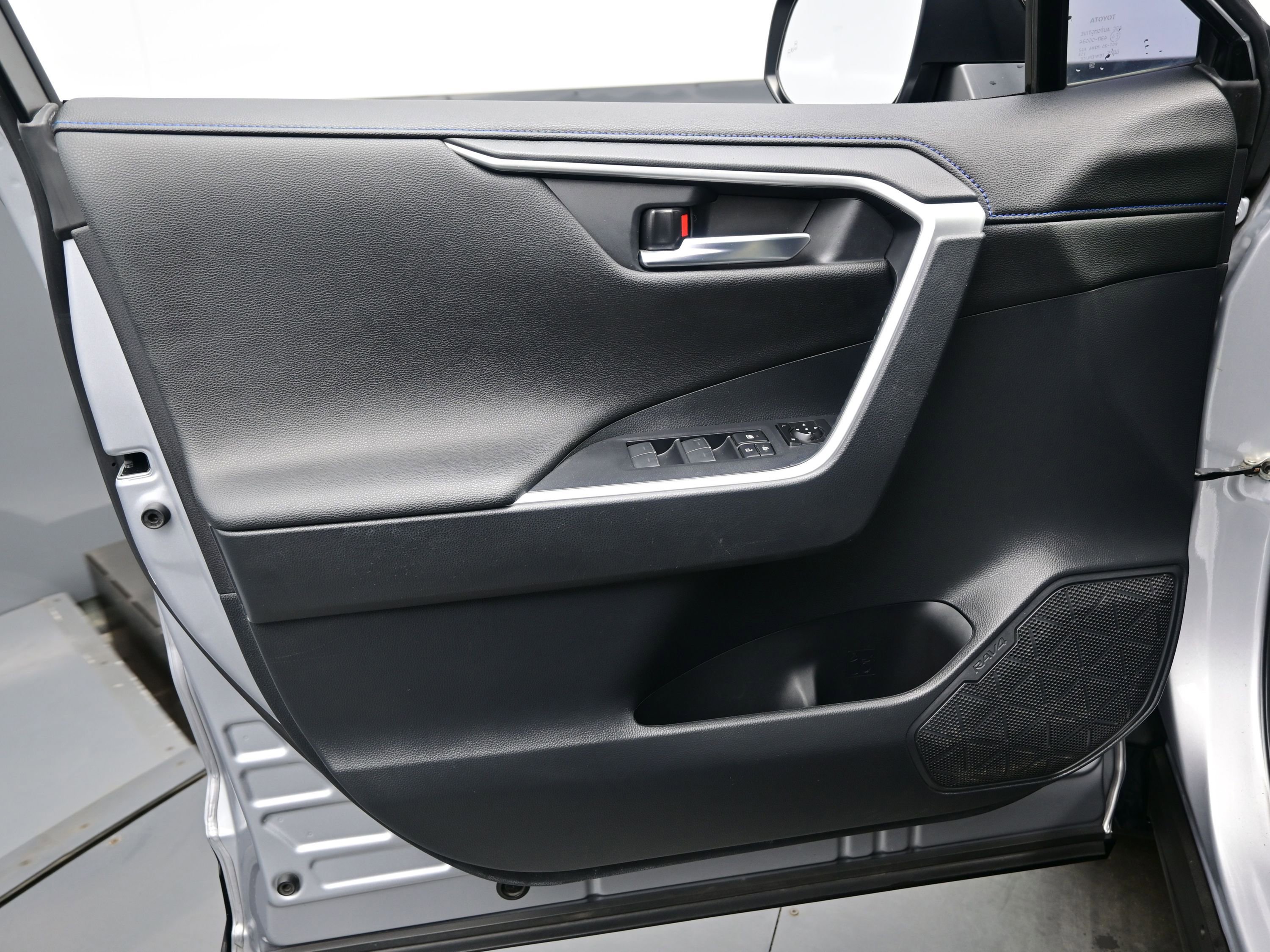Used 2023 Toyota RAV4 XSE w/ XSE Grade Weather Package image 9