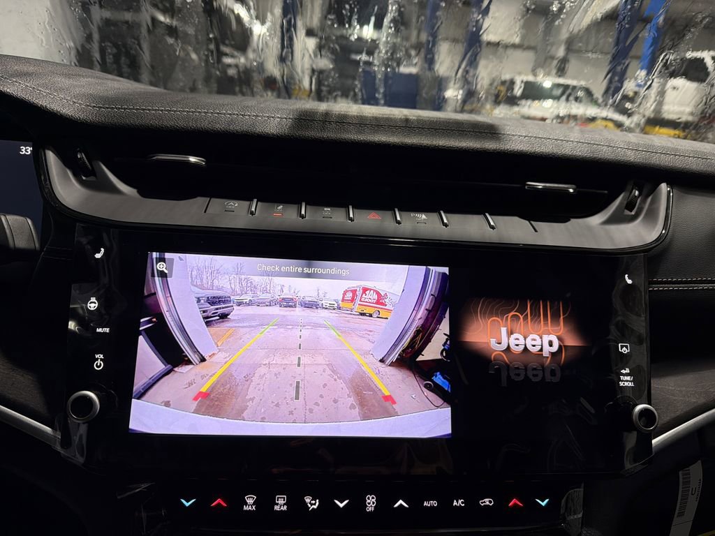 New 2026 Jeep Grand Cherokee Altitude image 25