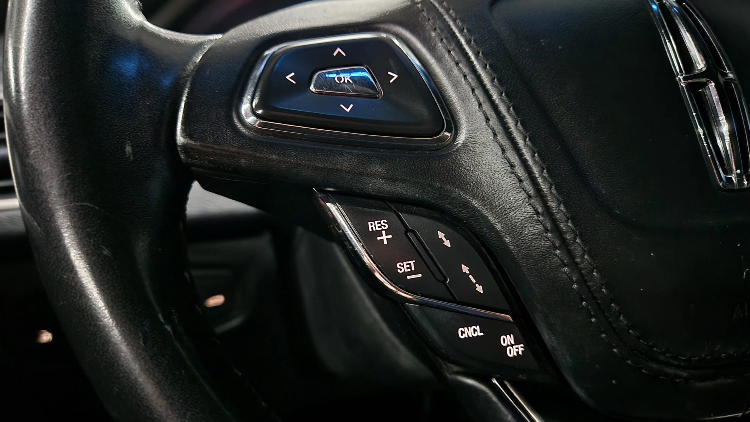 Used 2020 Lincoln MKZ image 26