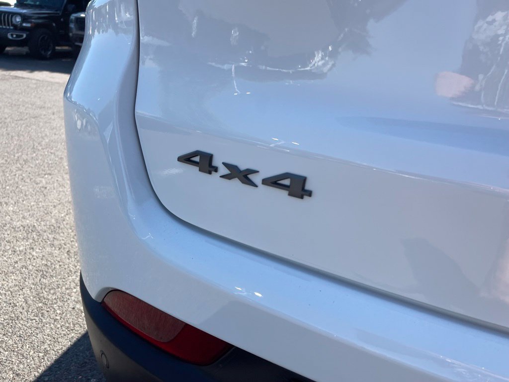 Used 2025 Jeep Compass Trailhawk AWD/4WD image 8