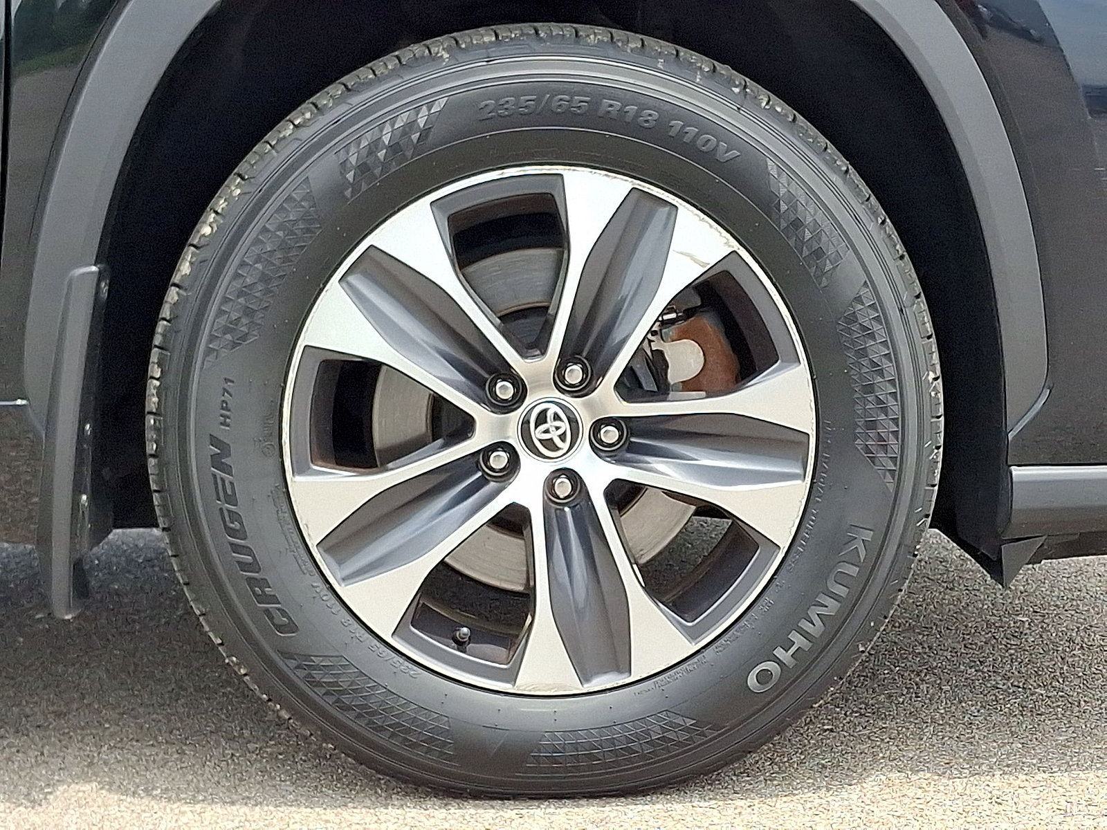 Used 2023 Toyota Highlander XLE AWD/4WD image 27