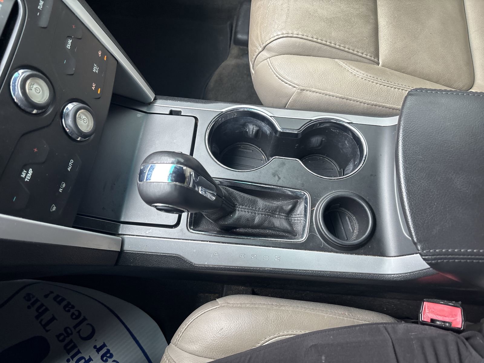 Used 2015 Ford Explorer XLT w/ Equipment Group 202B FWD image 23