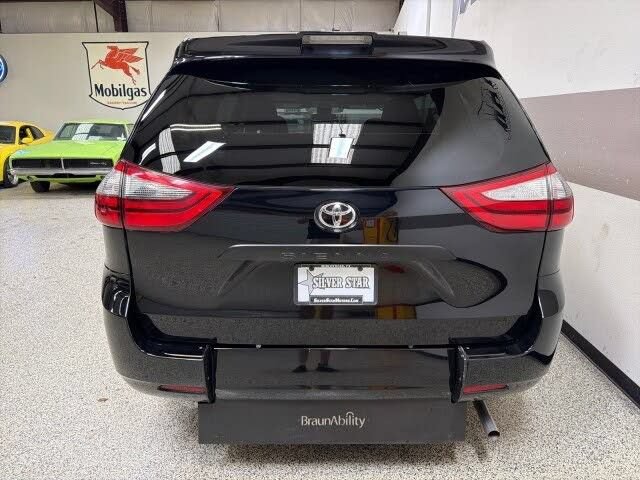 Used 2020 Toyota Sienna L FWD image 8