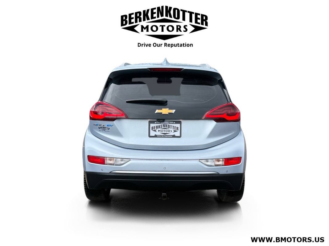 Used 2018 Chevrolet Bolt Premier w/ Driver Confidence II Package FWD image 4
