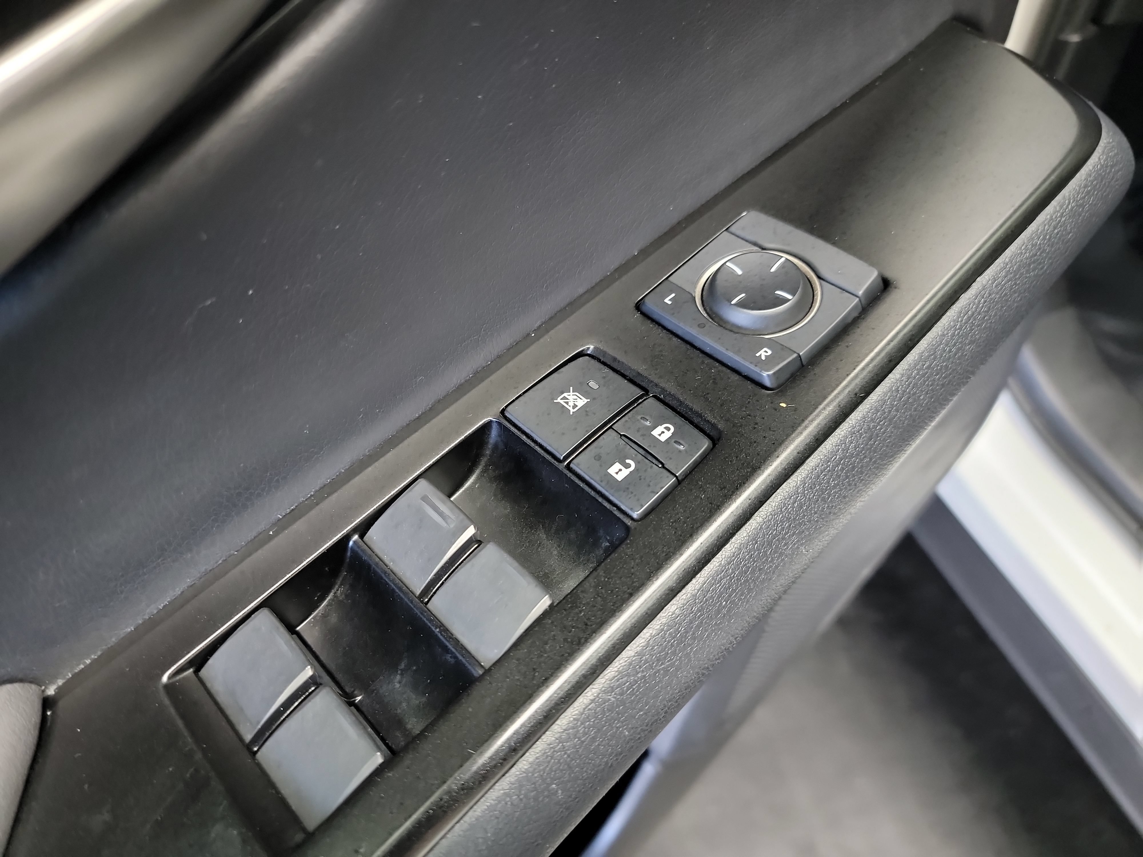 Used 2019 Lexus UX 250h AWD/4WD image 17