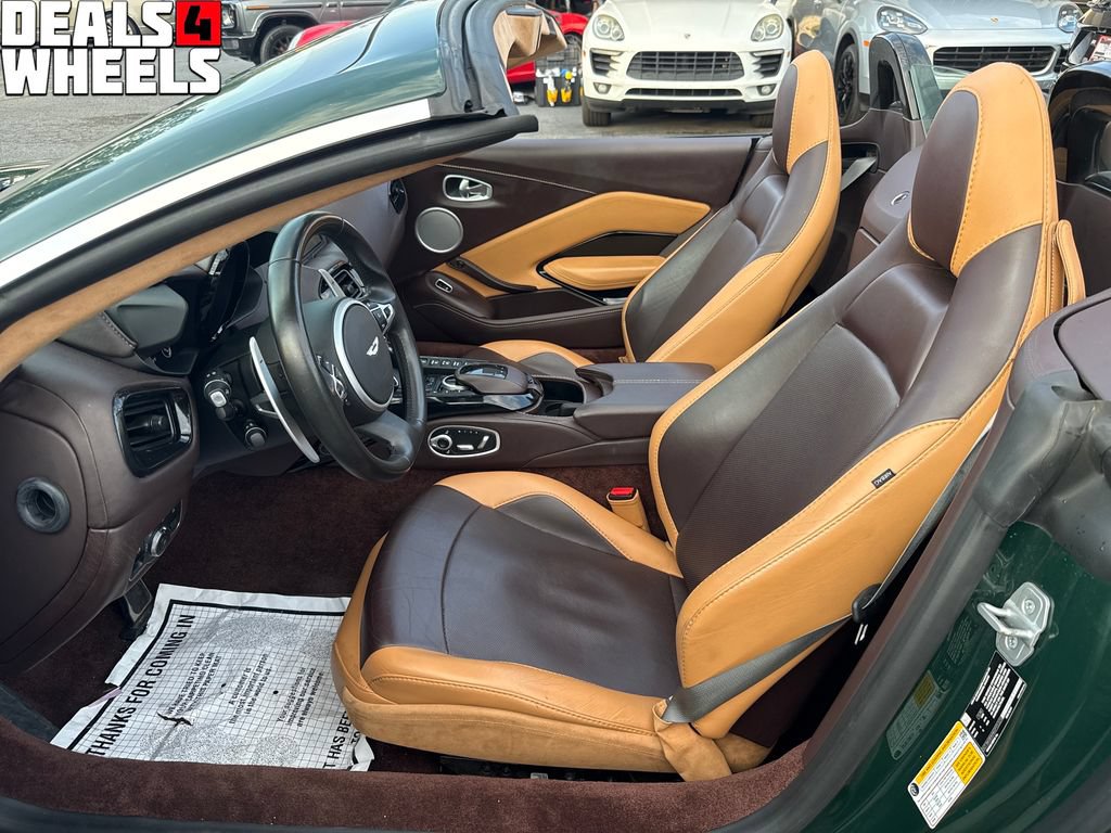 Used 2021 Aston Martin V8 Vantage Roadster RWD image 9