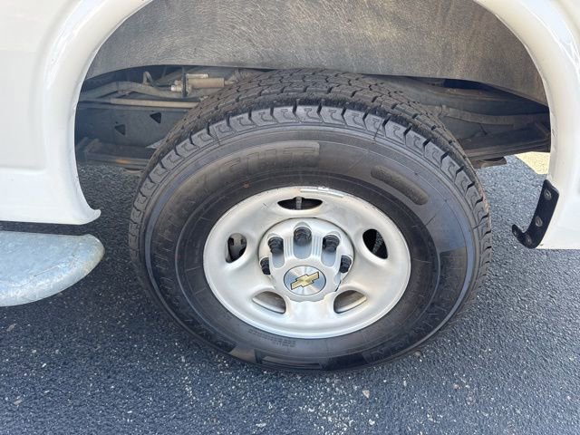 Used 2024 Chevrolet Express 2500 w/ Driver Convenience Package image 16