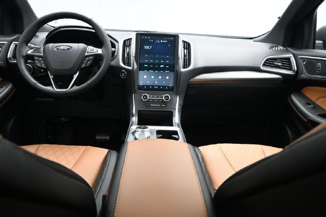Certified 2024 Ford Edge Titanium w/ Titanium Elite Package AWD/4WD image 22