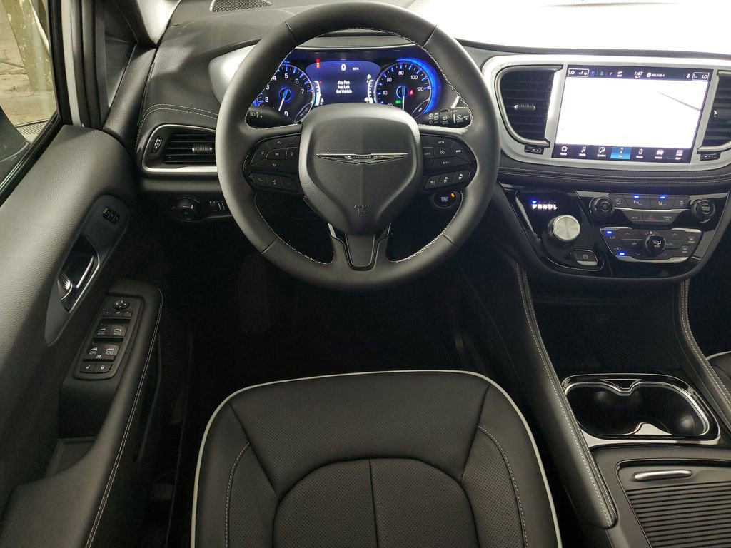 New 2026 Chrysler Pacifica Limited w/ S Appearance Package image 16
