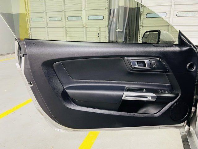 Used 2019 Ford Mustang EcoBoost image 21