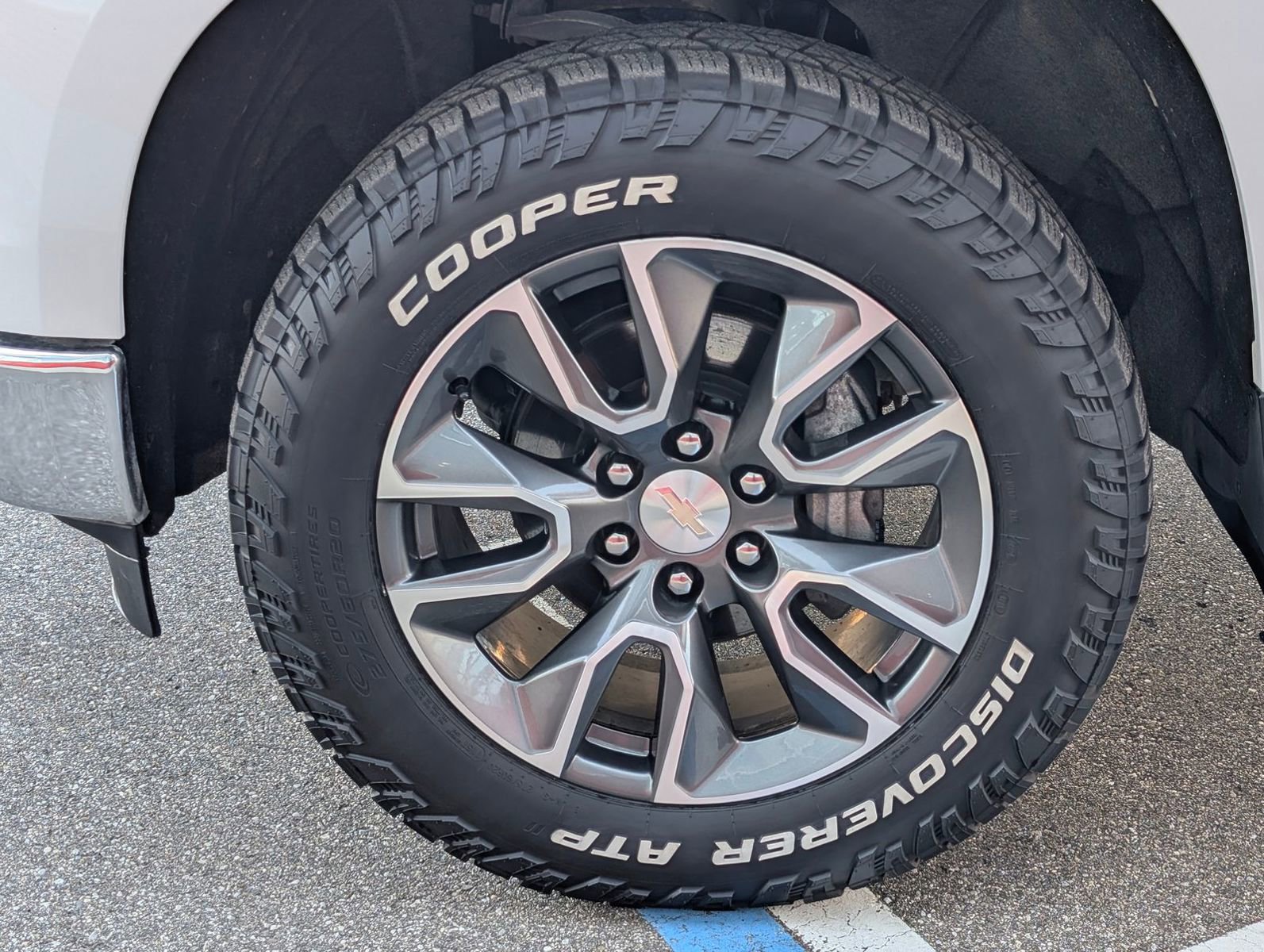 Used 2022 Chevrolet Silverado 1500 LT image 40