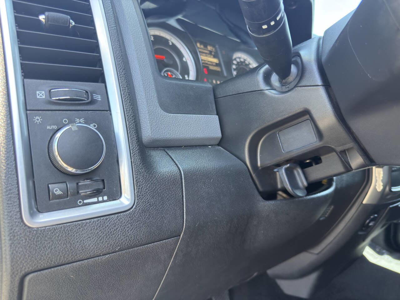 Used 2013 RAM 2500 SLT AWD/4WD image 18