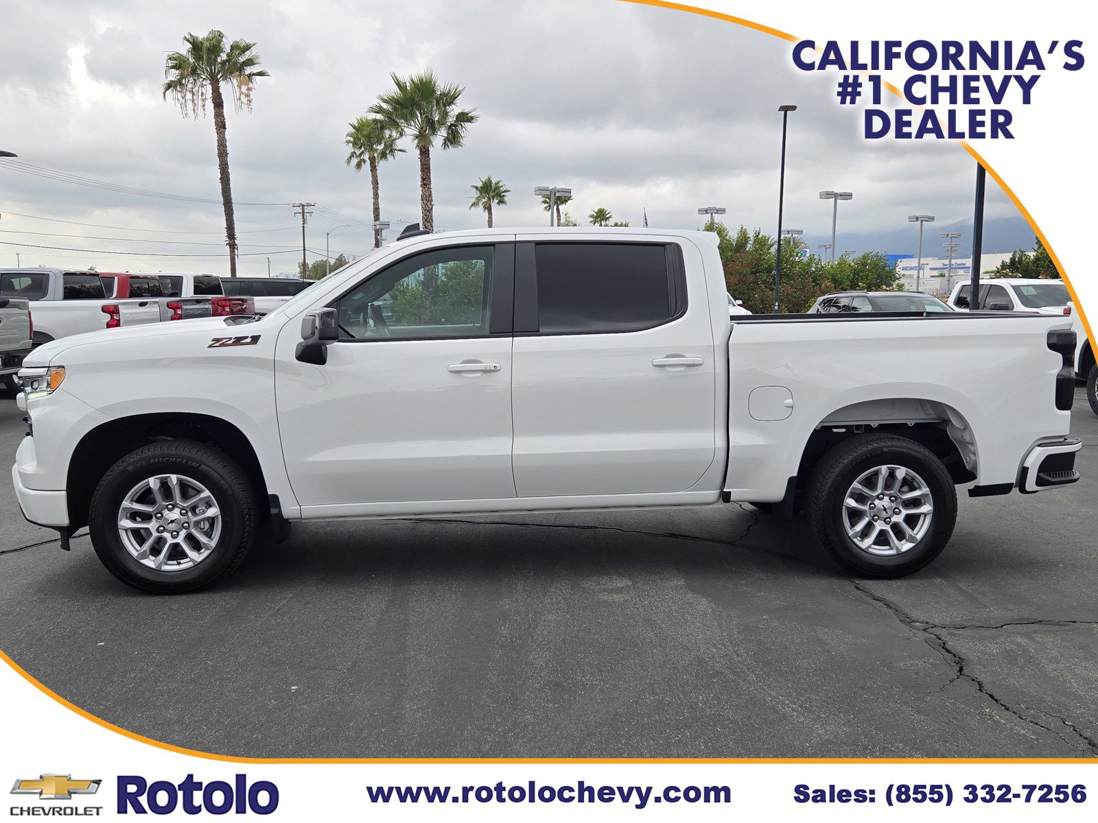 Used 2023 Chevrolet Silverado 1500 RST w/ LPO, Dark Essentials Package image 4