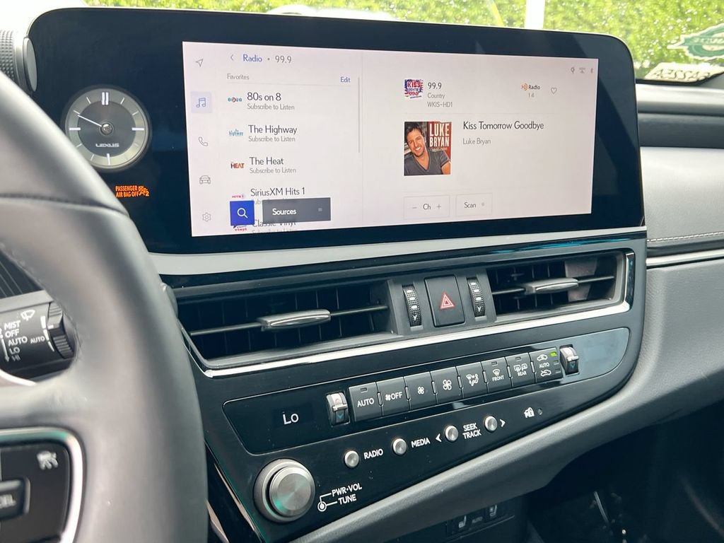 Certified 2024 Lexus ES 300h w/ Premium Package FWD image 15
