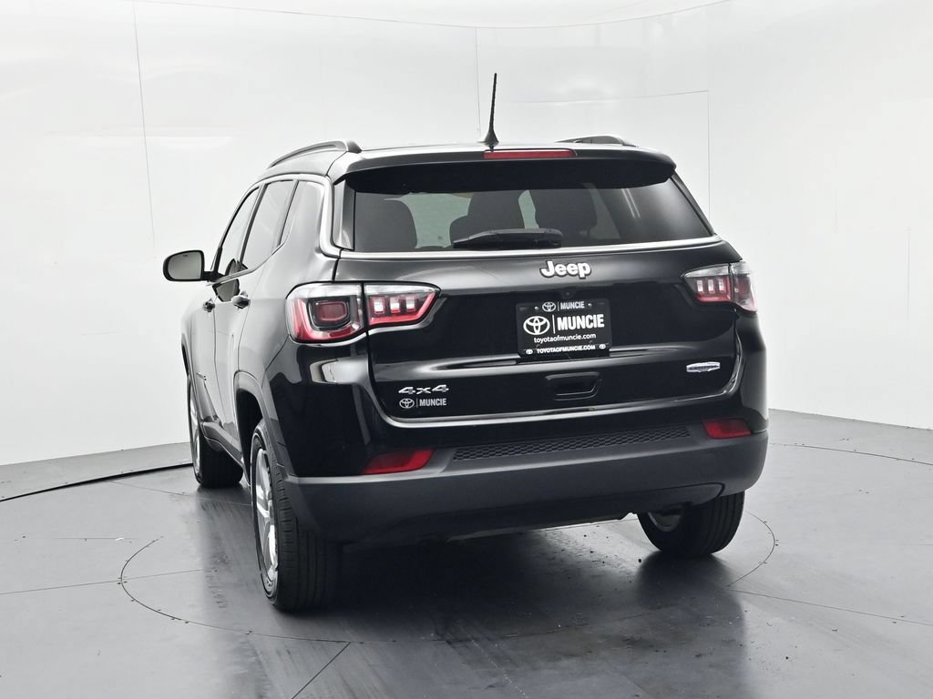Used 2024 Jeep Compass Latitude AWD/4WD image 6