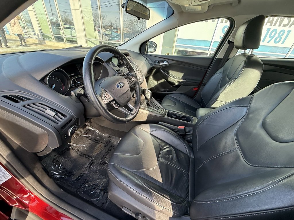 Used 2016 Ford Focus SE w/ Equipment Group 201A image 14