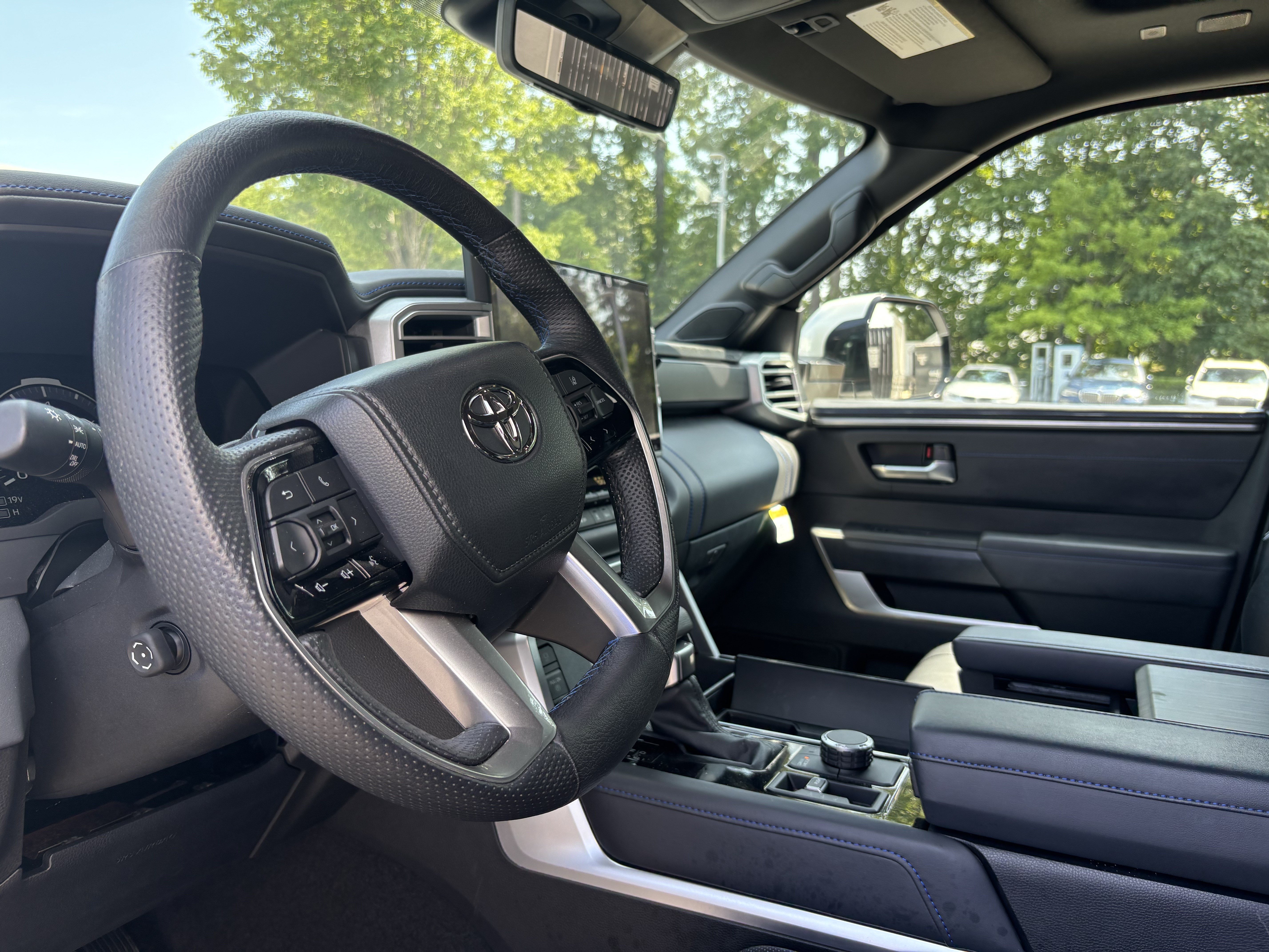 Used 2022 Toyota Tundra Platinum w/ Advanced Package AWD/4WD image 33