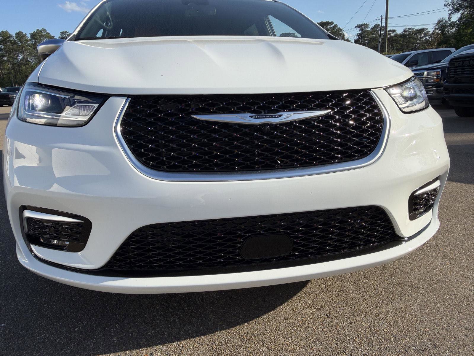 New 2026 Chrysler Pacifica Pinnacle FWD image 25