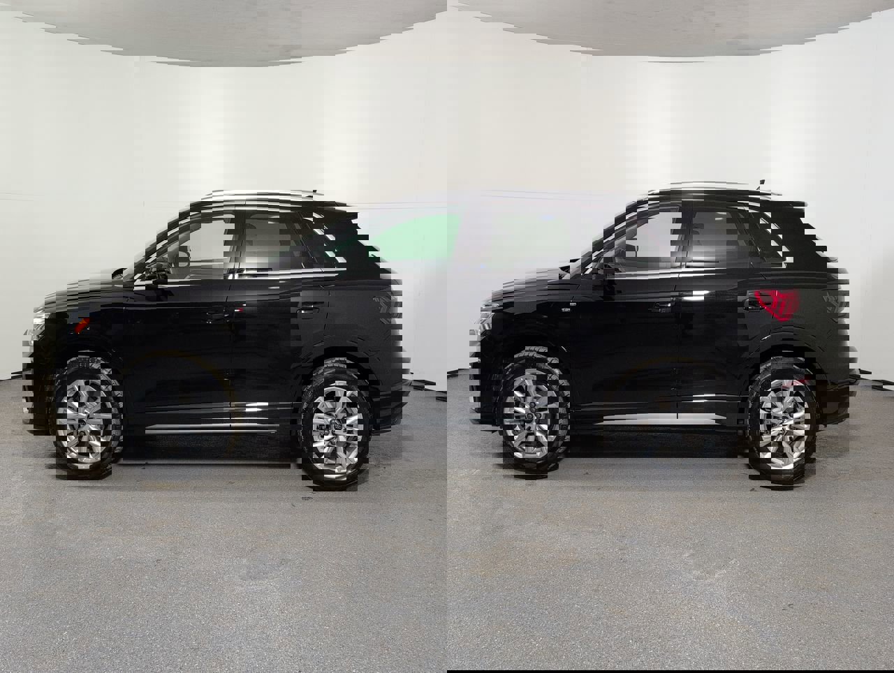 Used 2024 Audi Q3 2.0T Premium Plus image 31