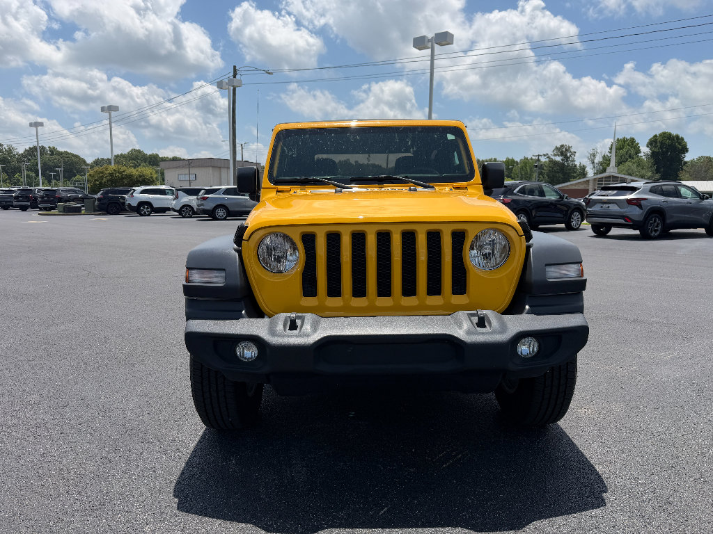 Used 2018 Jeep Wrangler Sport AWD/4WD image 2