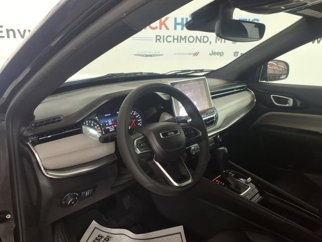 Used 2024 Jeep Compass Limited image 13