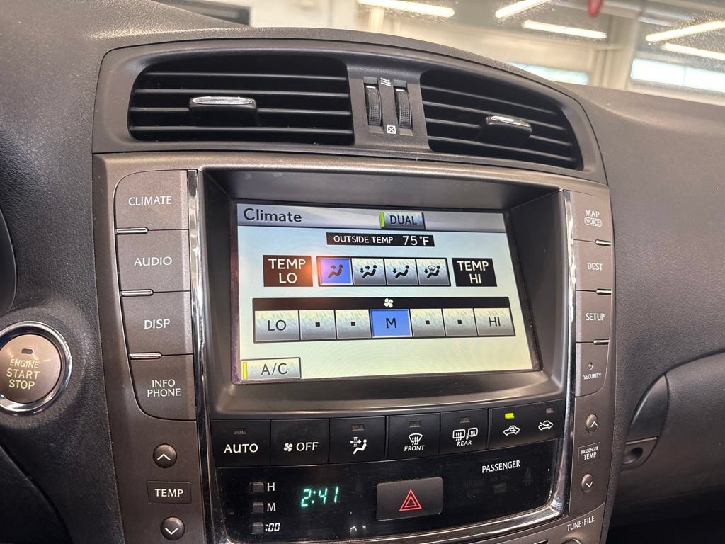 Used 2010 Lexus IS 250C w/ Luxury Pkg RWD image 9