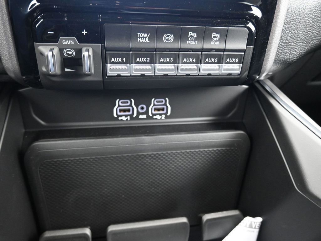 New 2026 RAM 2500 Big Horn AWD/4WD image 22