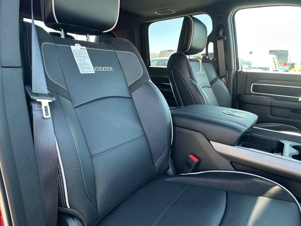 New 2026 RAM 2500 Laramie AWD/4WD image 18