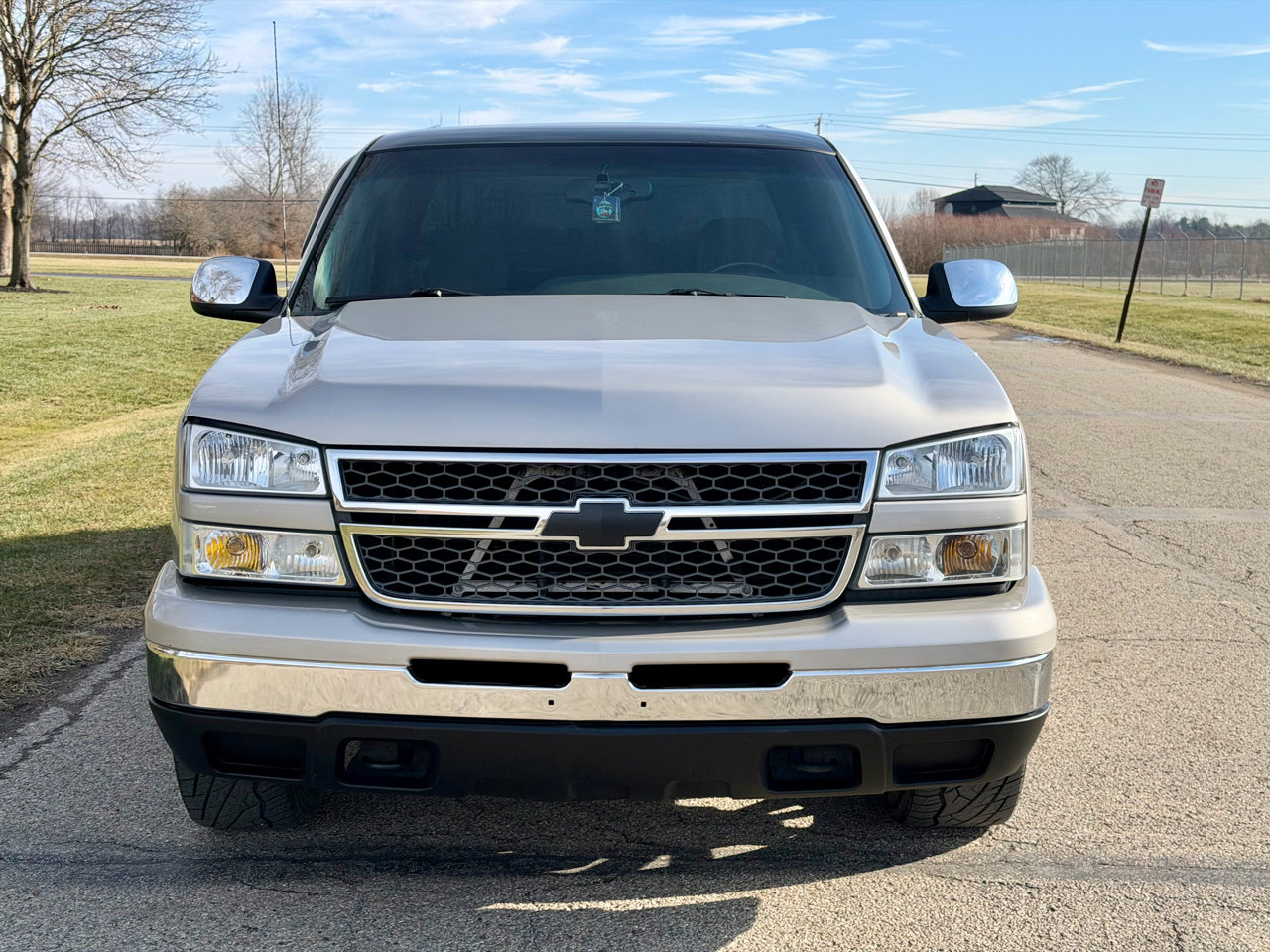 Used 2007 Chevrolet Silverado 1500 LT w/ Crew Cab Value Package image 9