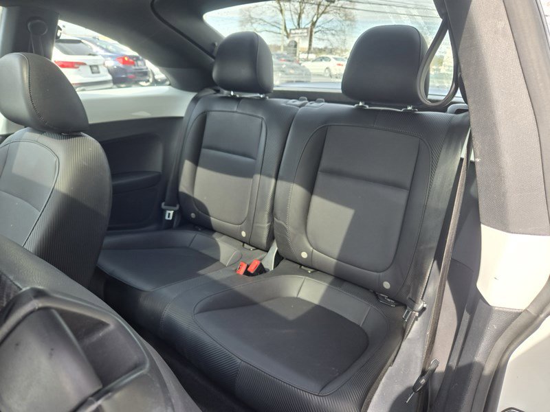 Used 2019 Volkswagen Beetle 2.0T SE image 10