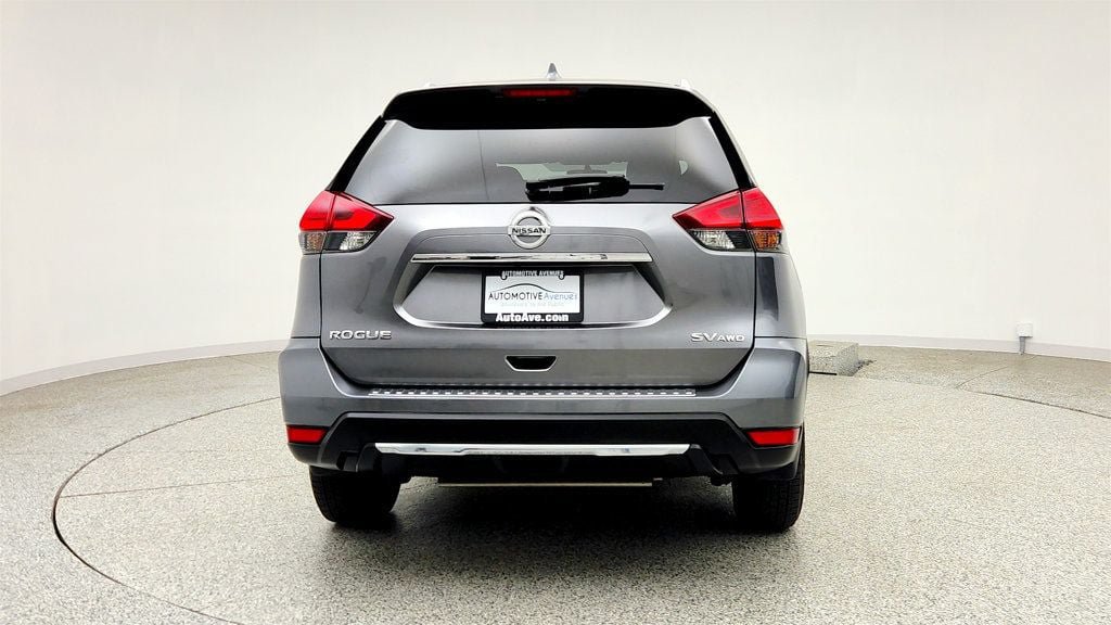 Used 2017 Nissan Rogue SV w/ SV Premium Package AWD/4WD image 6