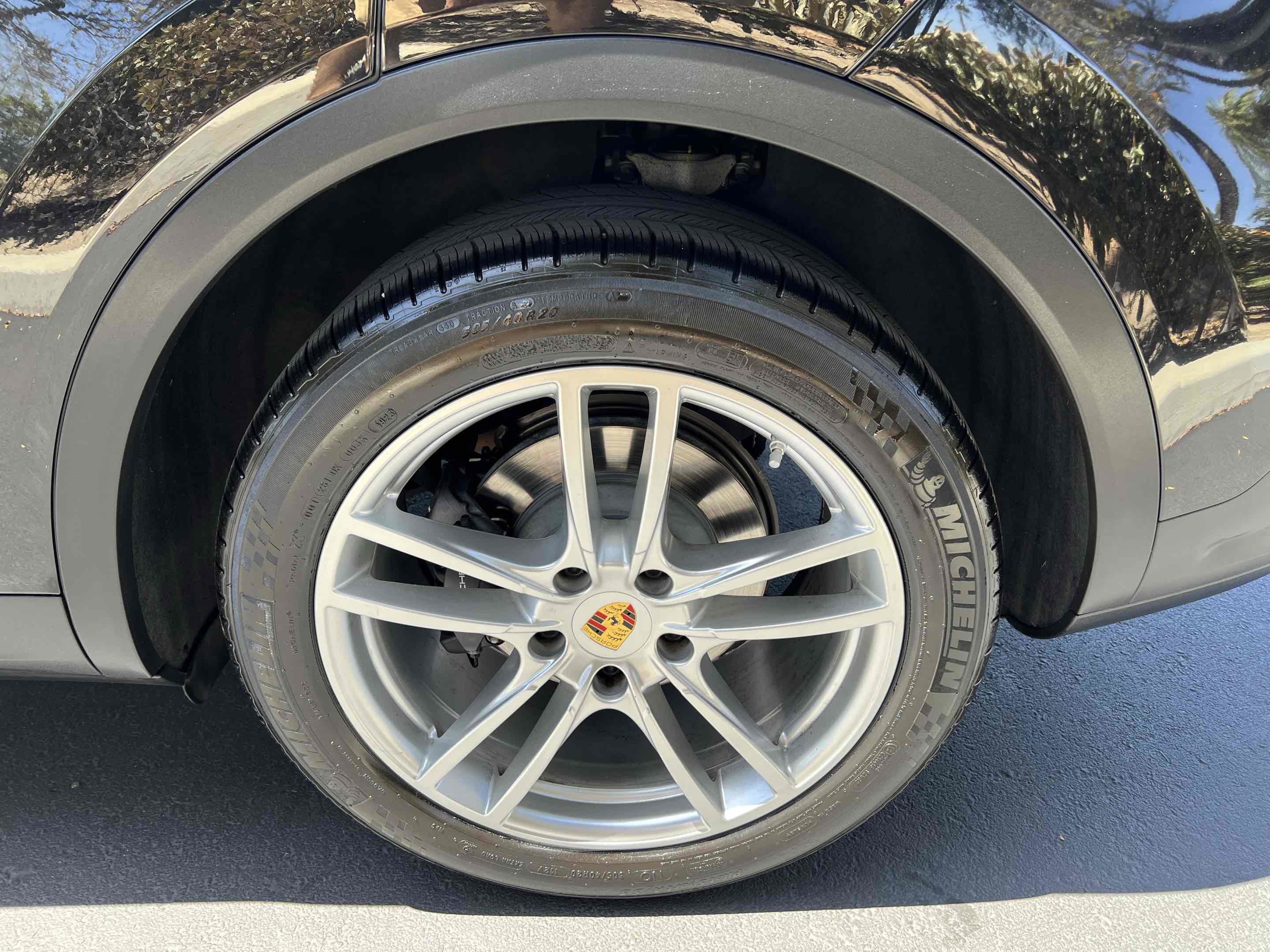 Used 2019 Porsche Cayenne w/ Premium Package AWD/4WD image 92