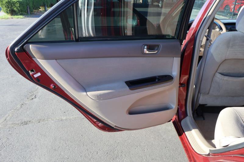 Used 2005 Toyota Camry LE image 22