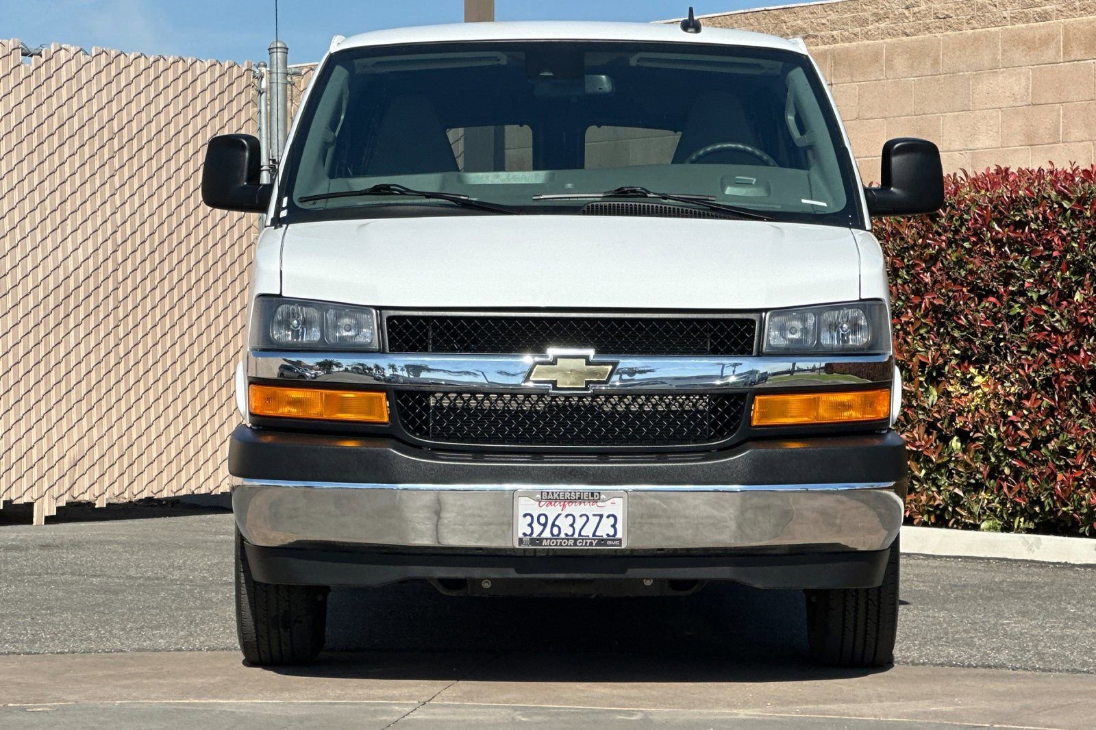 Certified 2025 Chevrolet Express 3500 LT w/ LT Preferred Equipment Group image 9