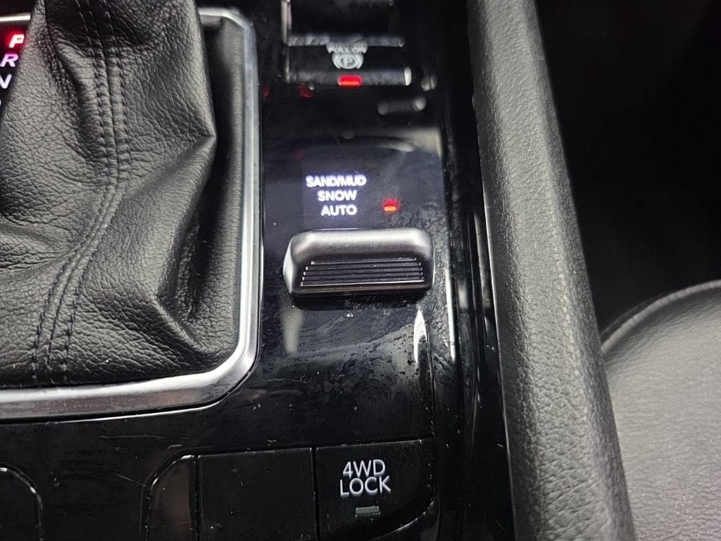 Used 2025 Jeep Compass Limited AWD/4WD image 29