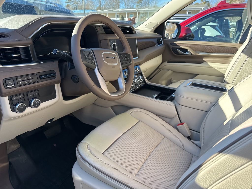 Used 2023 GMC Yukon Denali image 3