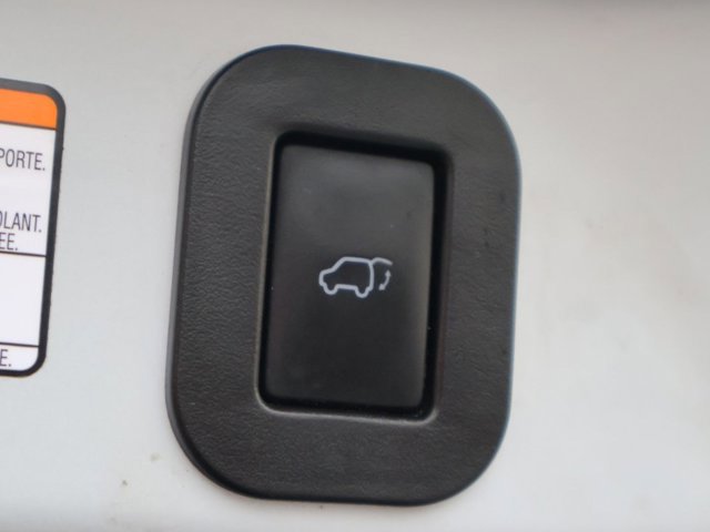 Used 2020 Toyota Sienna XLE w/ XLE Navigation Package FWD image 7