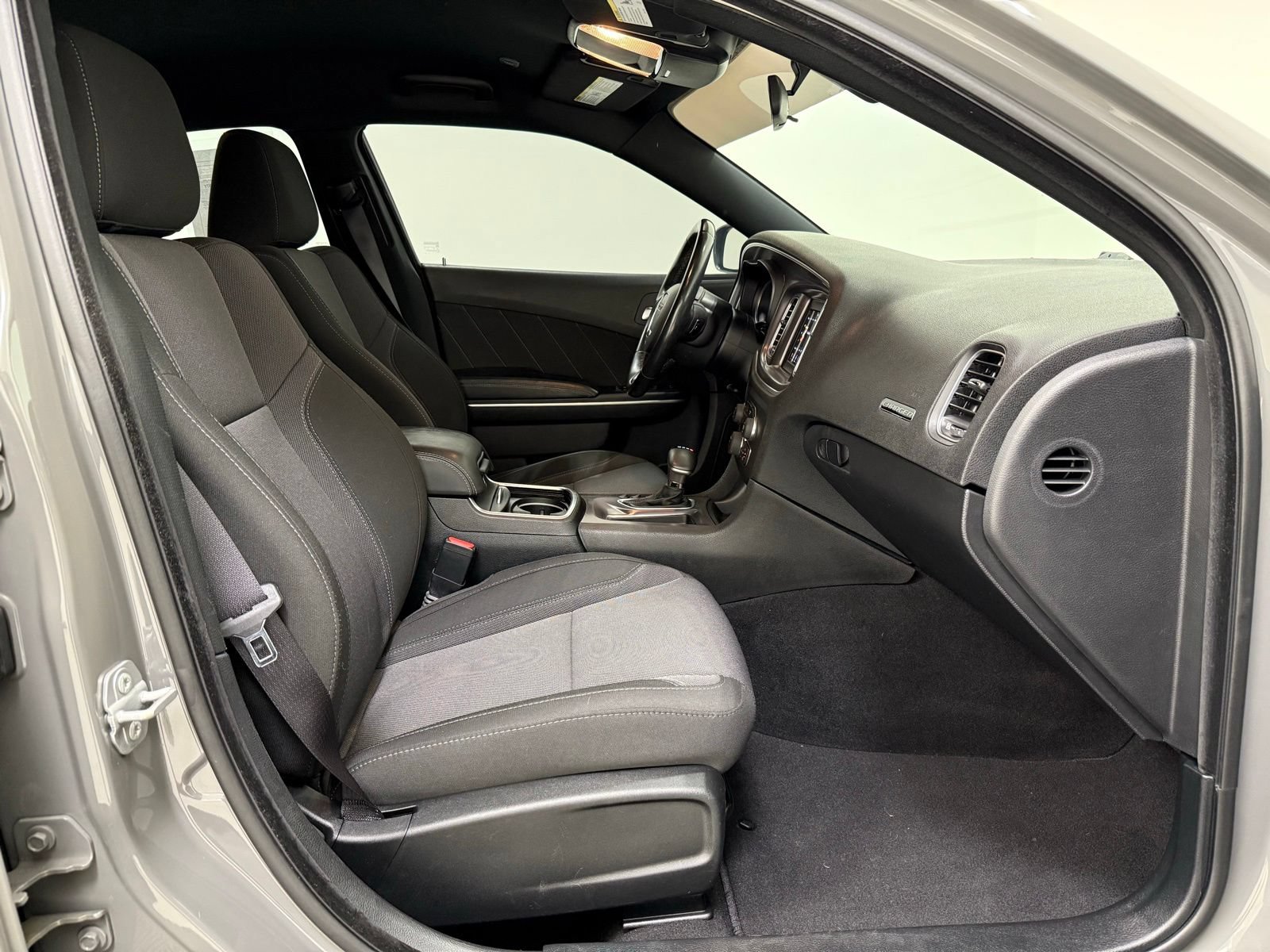 Used 2019 Dodge Charger SXT RWD image 27