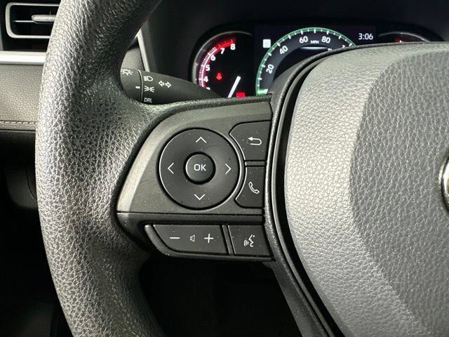 Used 2023 Toyota RAV4 LE AWD/4WD image 15