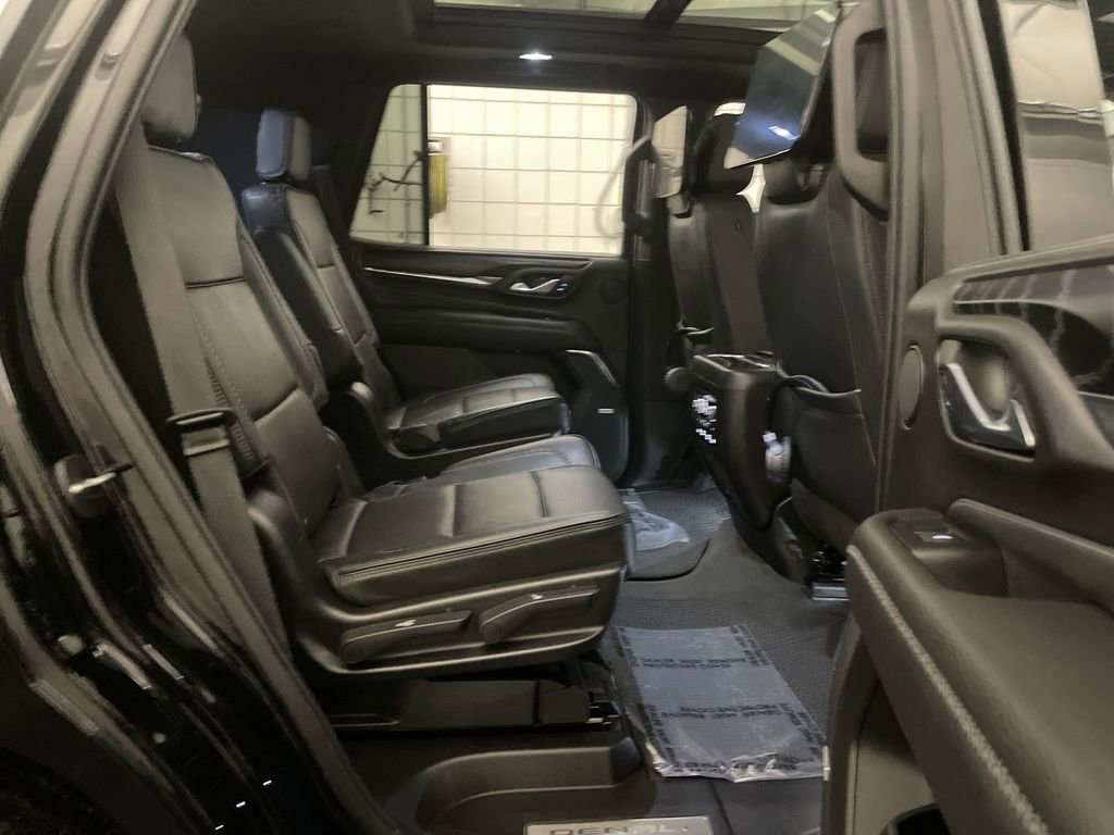 Used 2023 GMC Yukon Denali w/ Advanced Technology Package AWD/4WD image 22