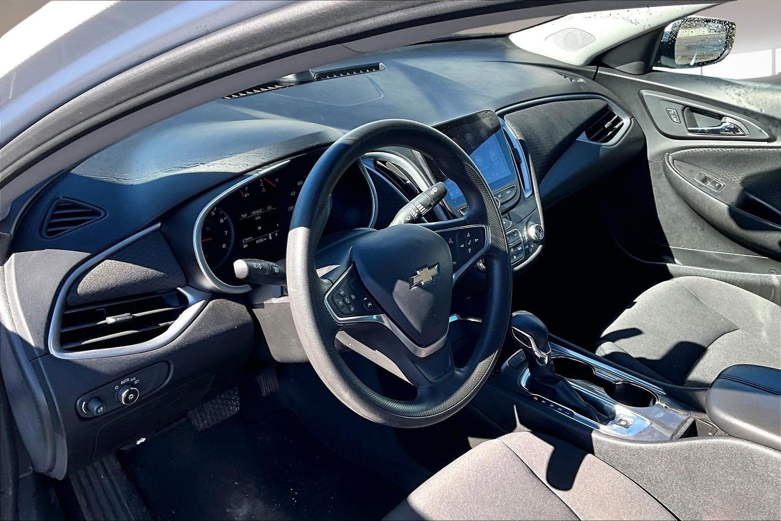 Used 2023 Chevrolet Malibu LT image 17