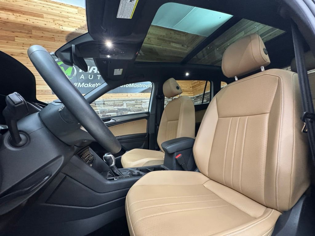 Used 2023 Volkswagen Tiguan SE w/ Panoramic Sunroof Package image 32