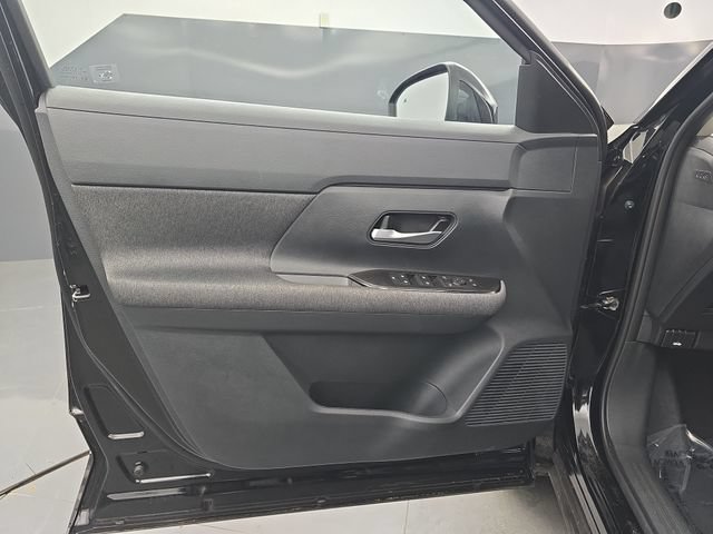 Used 2025 Nissan Kicks SV AWD/4WD image 24