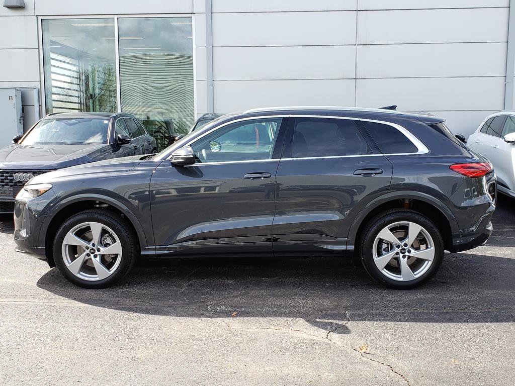 New 2025 Audi Q5 Premium Plus AWD/4WD image 2